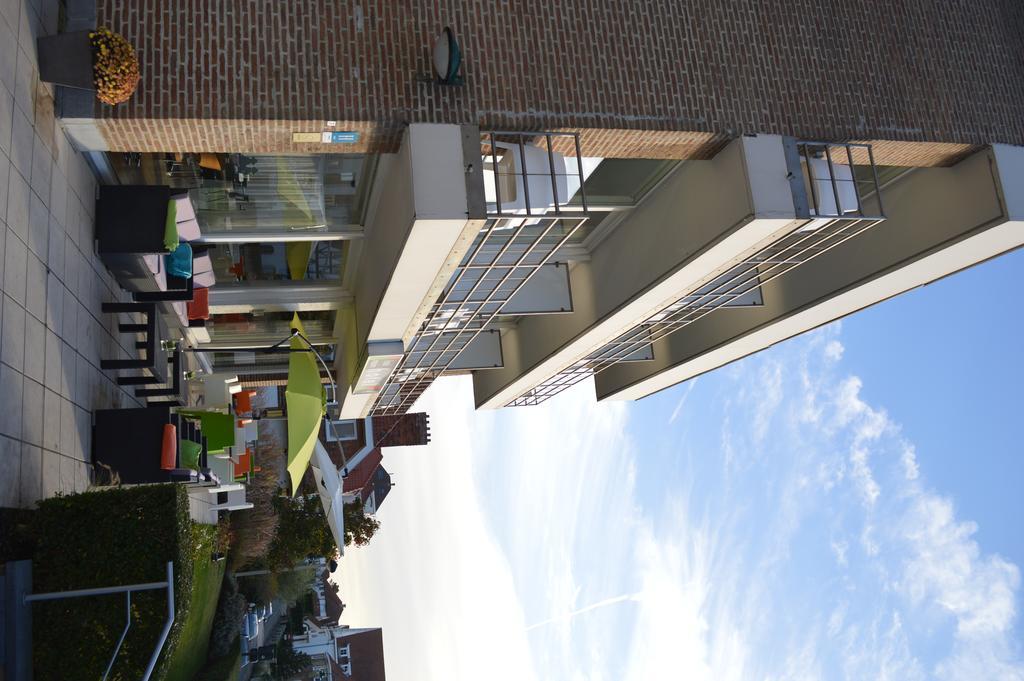 Hotel Maxim De Panne Bagian luar foto