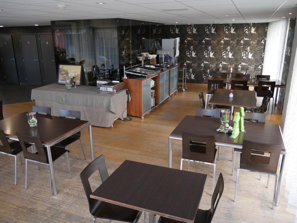 Hotel Maxim De Panne Bagian luar foto