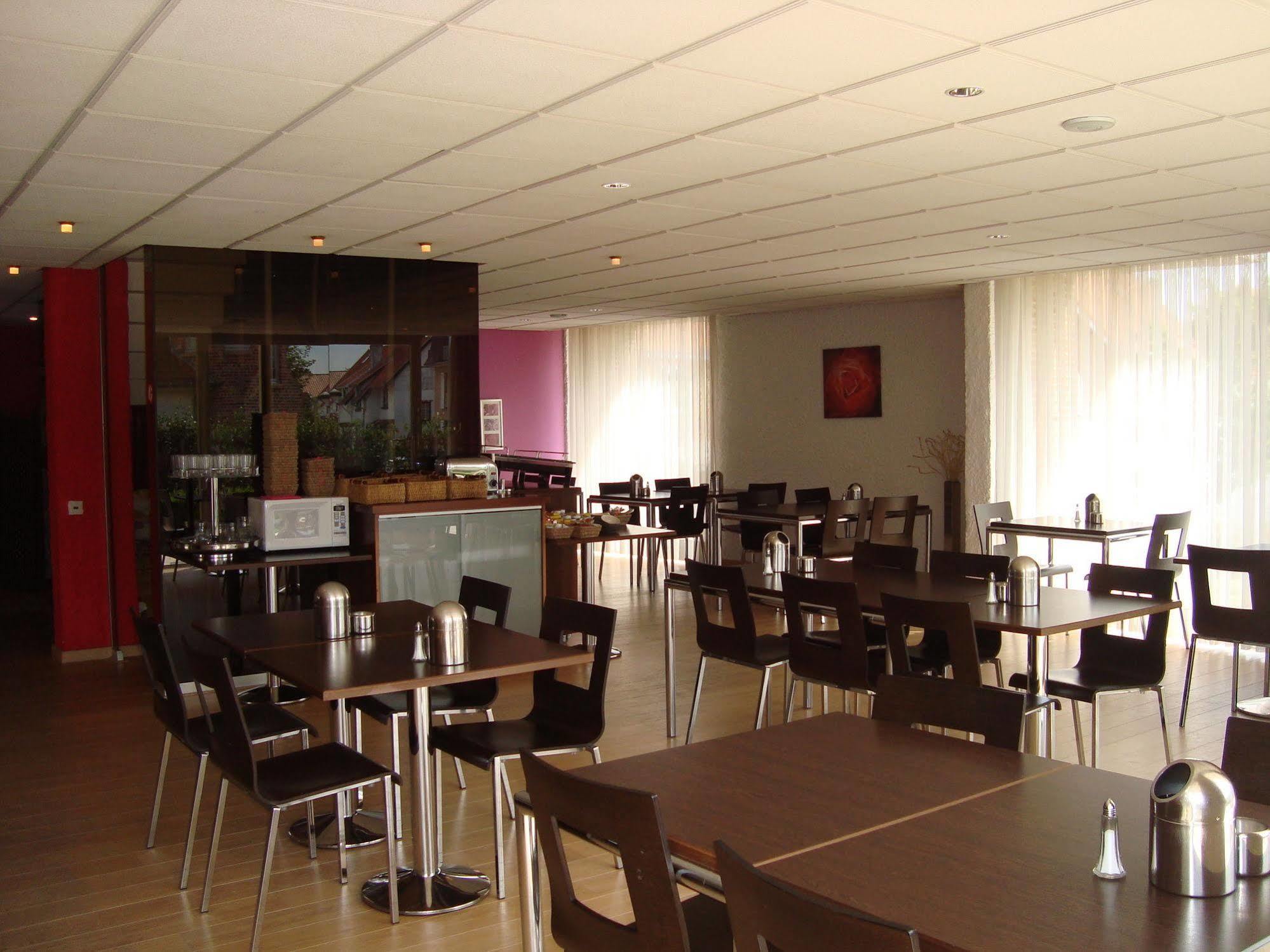 Hotel Maxim De Panne Bagian luar foto