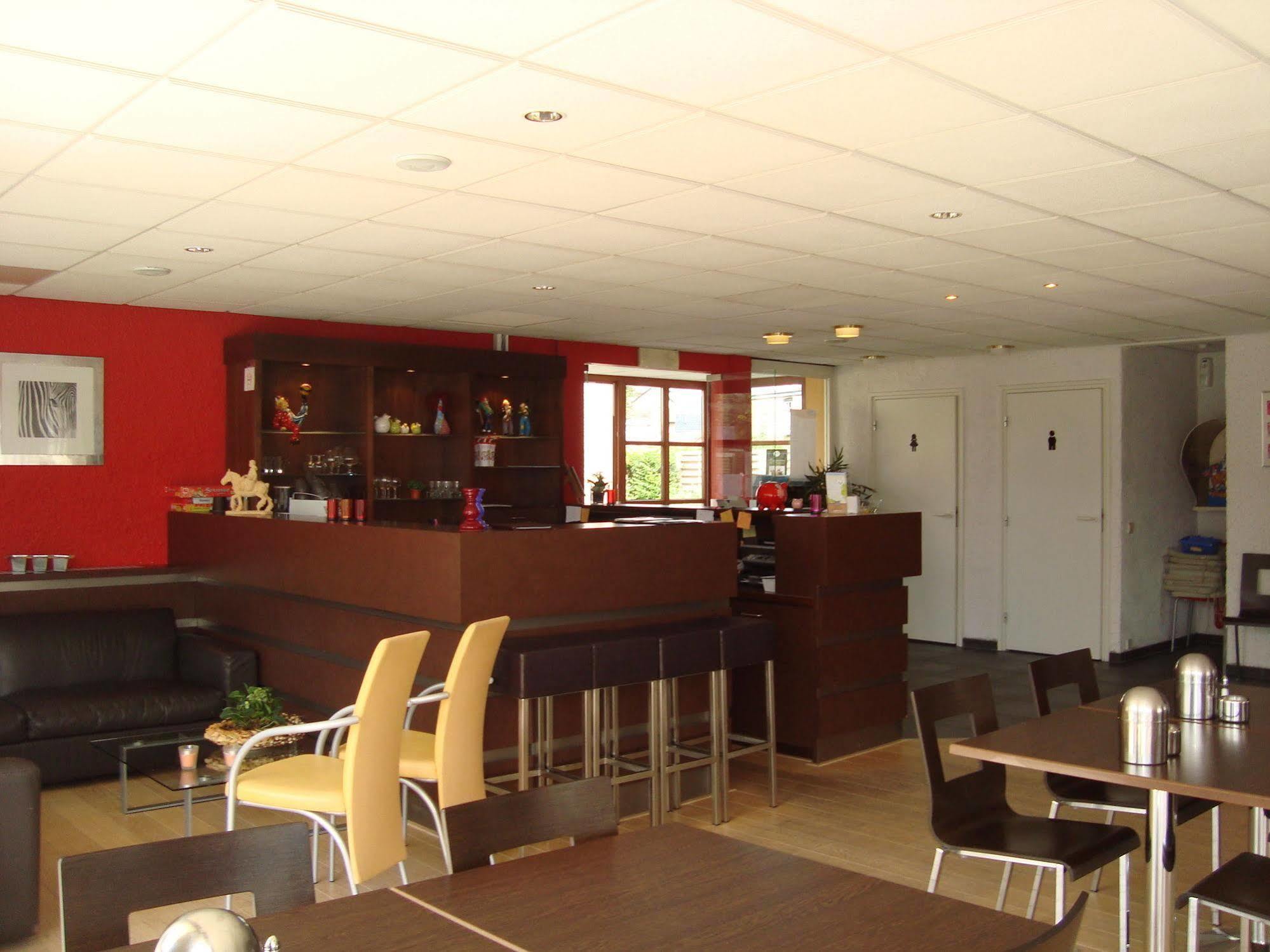 Hotel Maxim De Panne Bagian luar foto