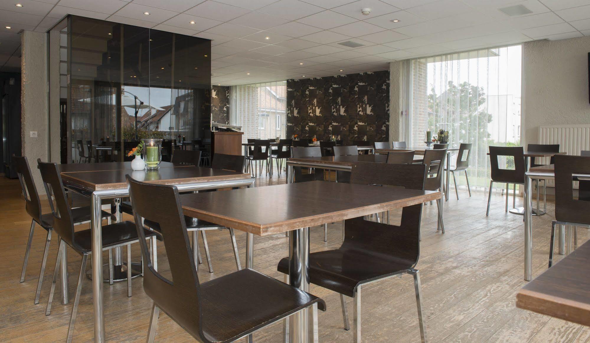 Hotel Maxim De Panne Bagian luar foto